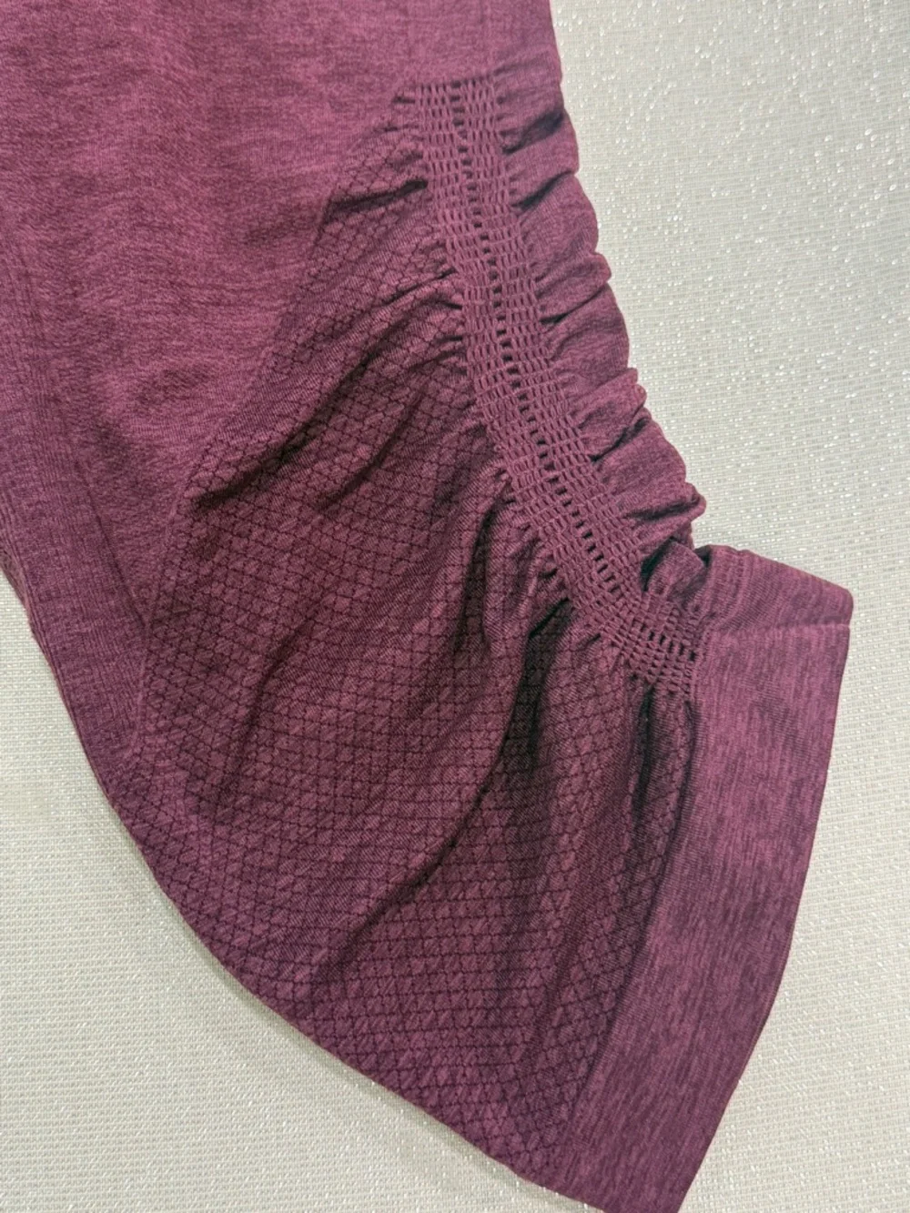 Lululemon In The Flow Crop II Seamless Scrunch‎ Stretch Burgandy Yoga Capri